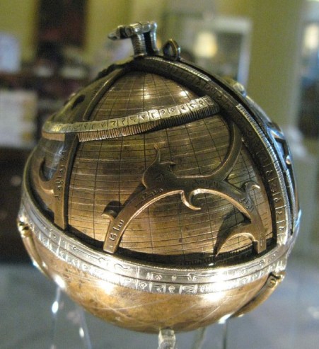 XV Astrolabe sphérique 885H 1480-81, latón y plata 9 cmCC BY Brian