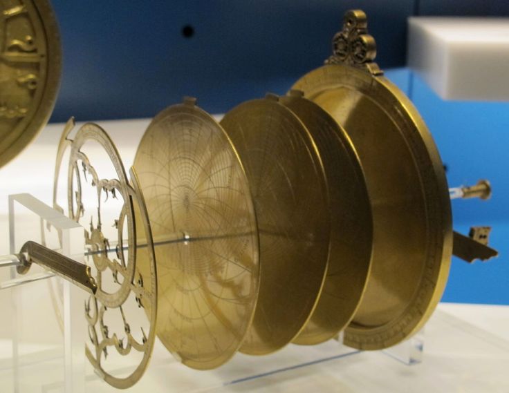 XVI Fattura_europea,_astrolabio_piano CC BY Sailko