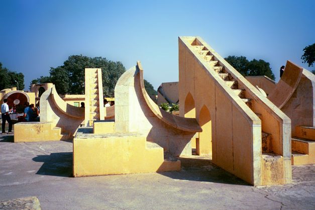 XVIII 1734 Obs Jantar_Mantar_(Jaipur) CC BY-SA 4.0 G41rn8