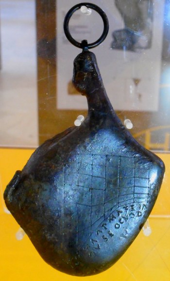 03c Pompeya reloj sol romano portable vertical CC0