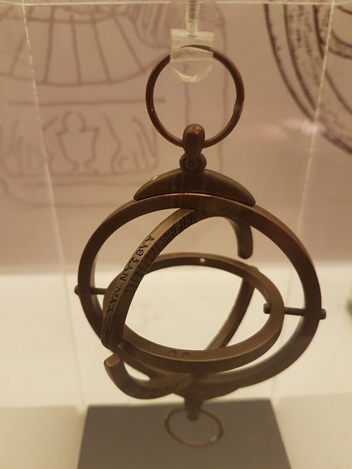 03f III-IV Sundial,_Philippi,_Greece,_250-350_AD_(reconstr)CC BY-SA Gts-tg