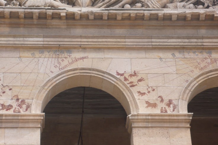 XVIII Reloj sol Escuela militar París, CC BY-SA JC Asensi