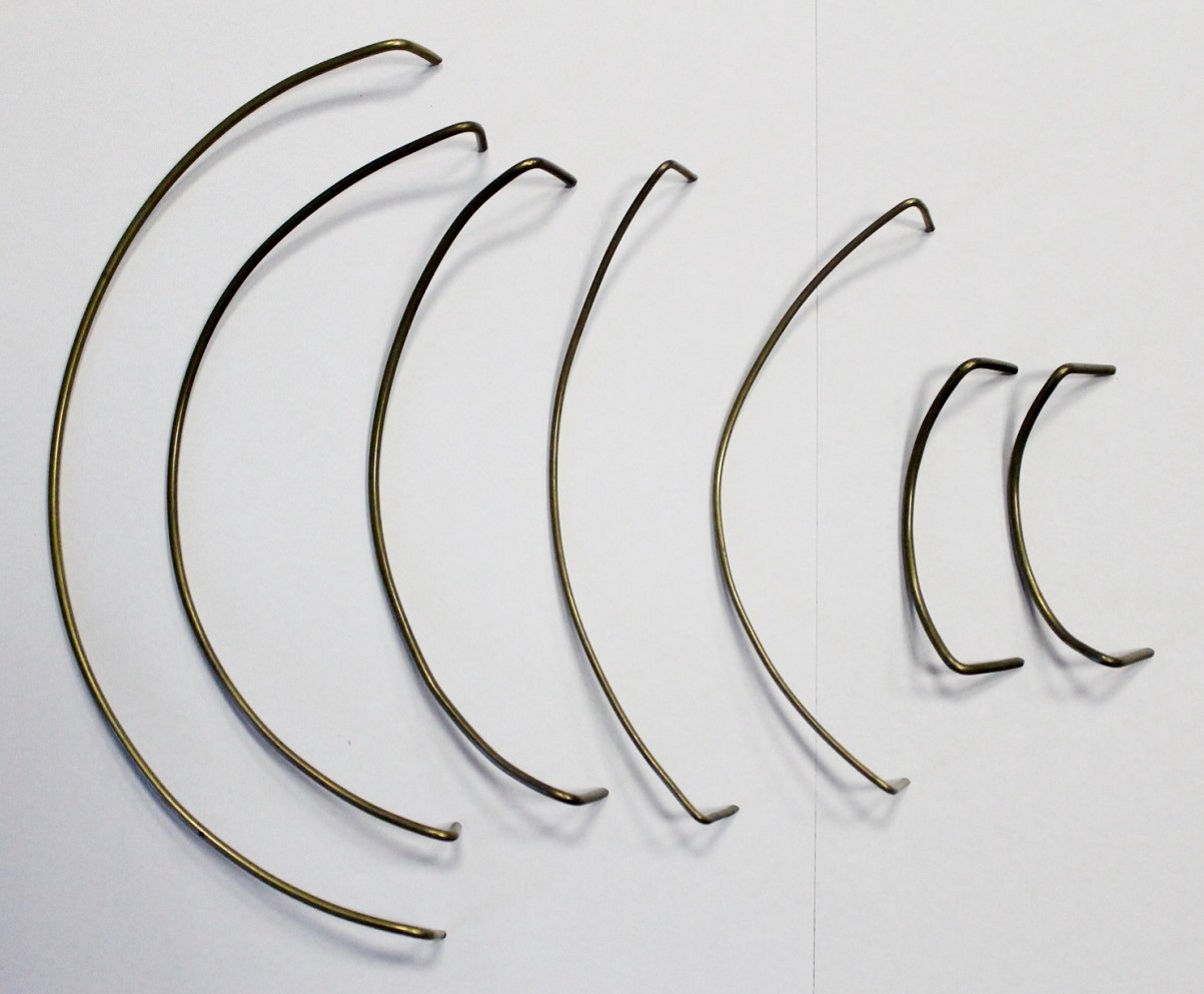 Astronógrafos Alambres con escarpias perpendiculares . CC BY-SA-NC Jorge del Oro Aragunde