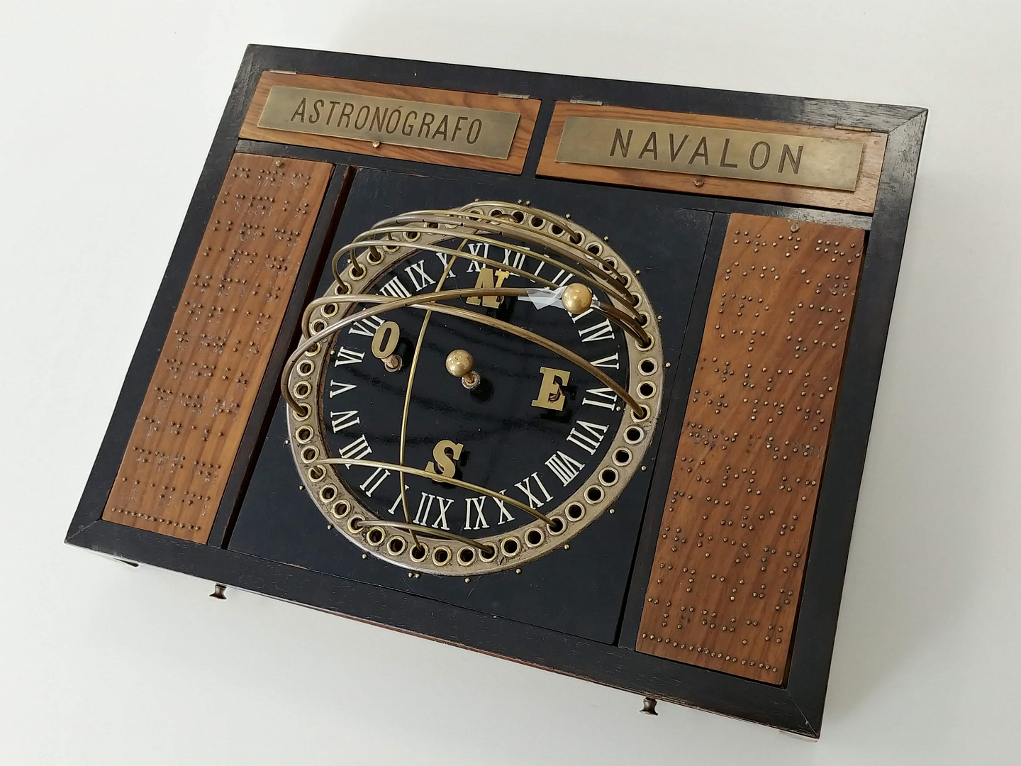 Astronógrafo mejorado Esfera celeste - Mov aparente Sol eclíptica. CC BY-SA-NC JC Asensi